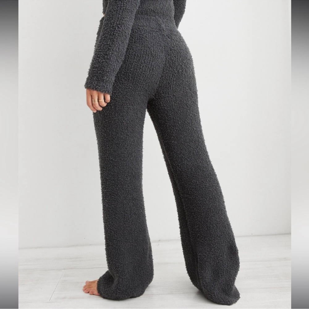 Aerie Super Soft Gray Marshmellow pant - Picture 2 of 6